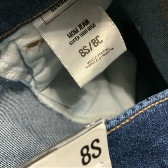 EXPRESS Mom Jeans Super High Rise. Size 8S. - Picture 4 of 7